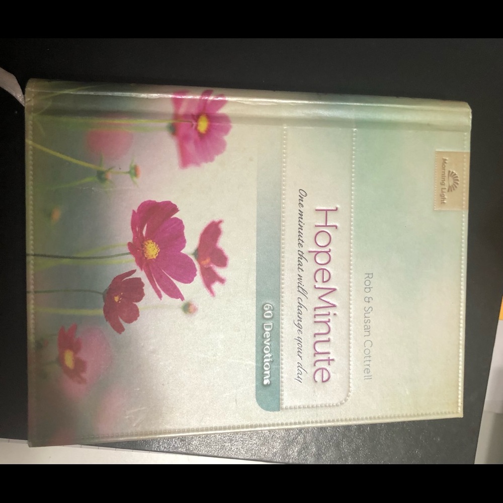 Book Hope Minute — one minute that will change your day.